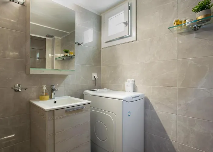 Apartment Kate's Modern 2 Bedroom In Perea