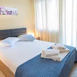 Kate's Modern 2 Bedroom In Perea Apartament *
