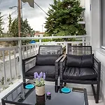 Kate's Modern 2 Bedroom In Perea Peraía