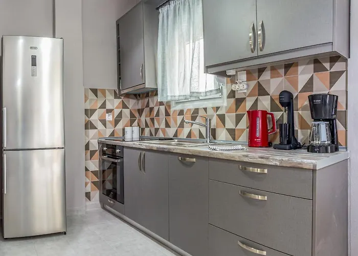 Kate's Modern 2 Bedroom In Perea Appartamento Peraía